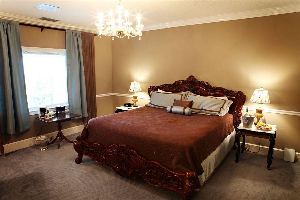 Christopher Place - photo 8