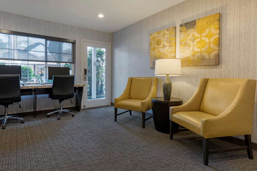 Best Western Plus Carriage Inn - photo 4