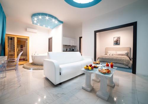 Tiffany & Babylon Luxury Stay — 4-Star Luxury Hotel in Naples, Italy