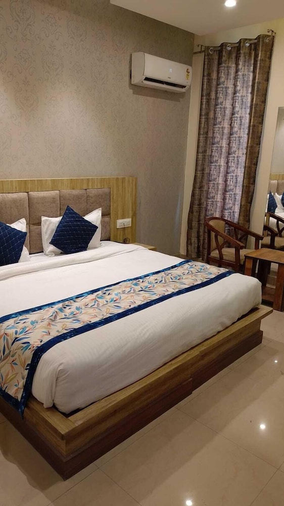 Hotel Glass Inn - last minute hotel in Basi