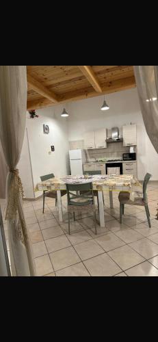 House Vincenza — 4-Star Luxury Hotel in Naples, Italy