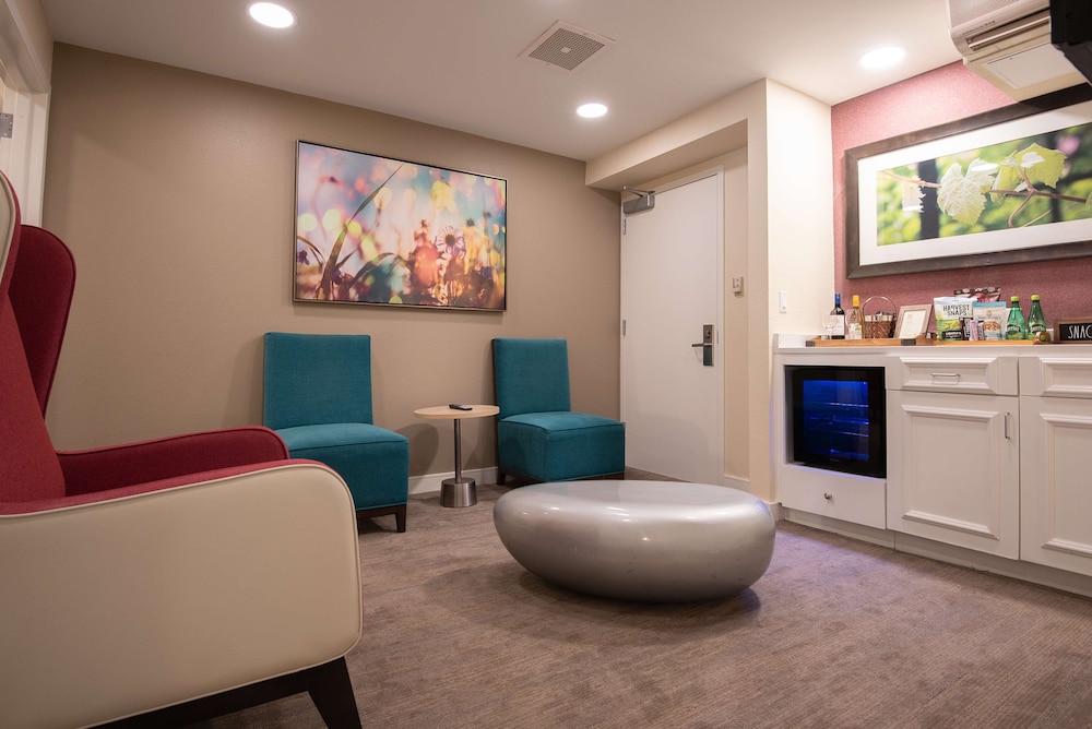 Hilton Garden Inn Calabasas - photo 10