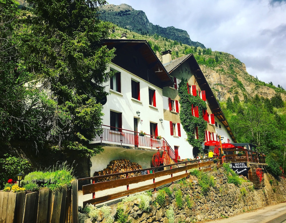 Au Bon Accueil - carbon neutral hotel in Les Deux Alpes