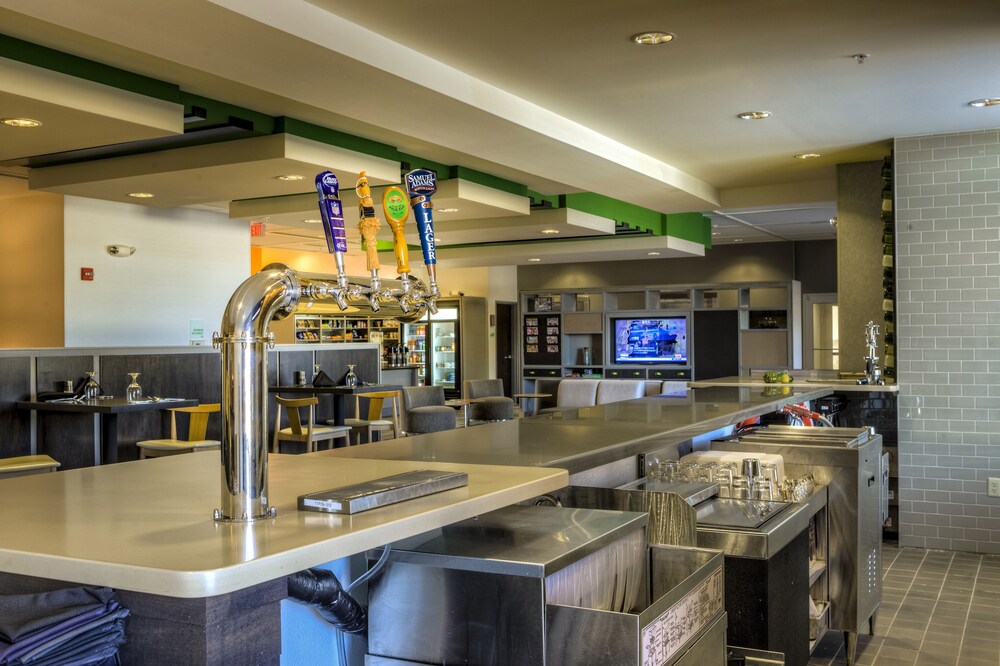 Holiday Inn Express Richmond by IHG - photo 12