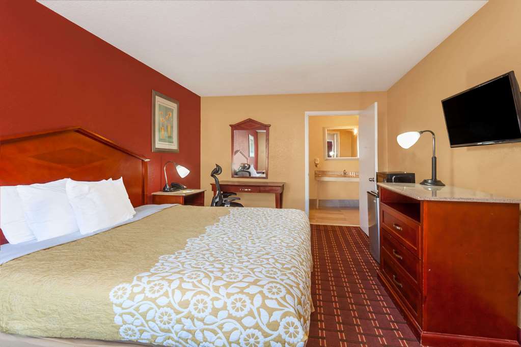 Days Inn by Wyndham Columbia - photo 16