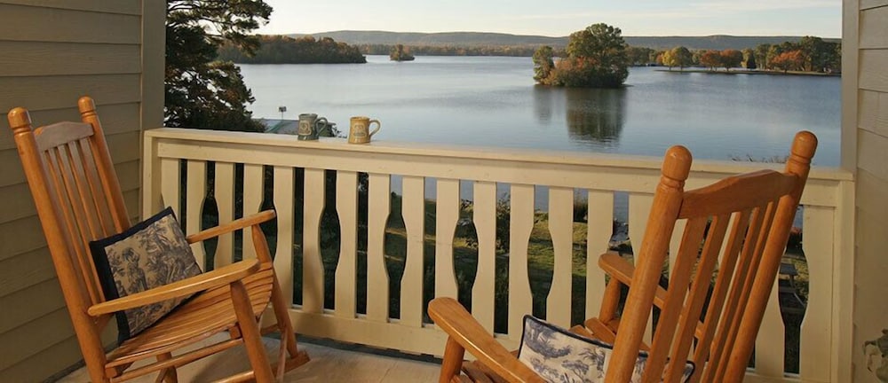 Lookout Point Lakeside Inn - photo 28