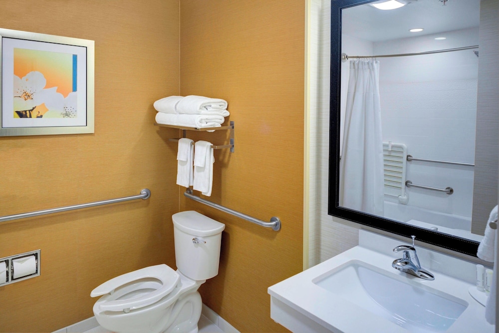 Fairfield Inn & Suites by Marriott Hollister - photo 25