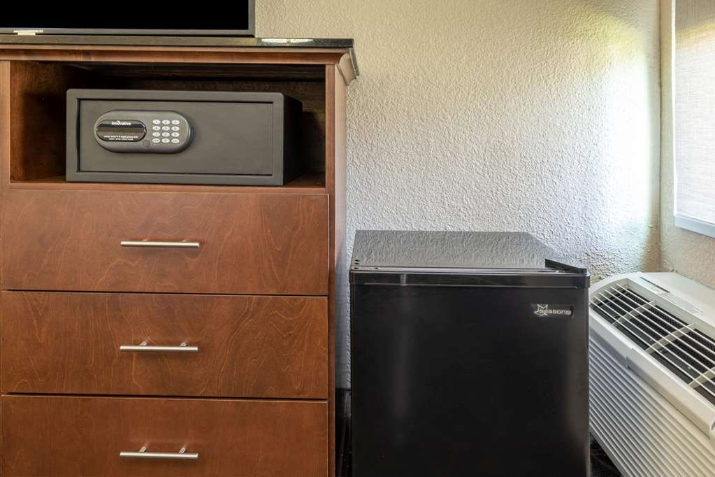 Baymont by Wyndham McAllen Pharr - photo 22
