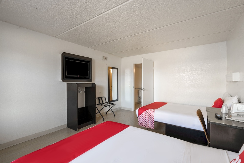 OYO Hotel Houston Katy Freeway - photo 7