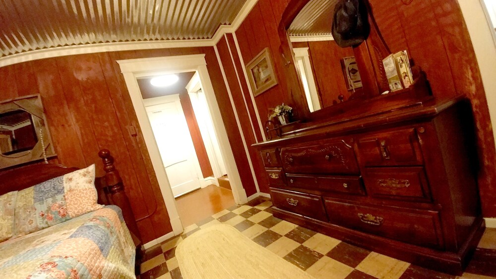 Historic Whiting Hotel Suites - photo 48