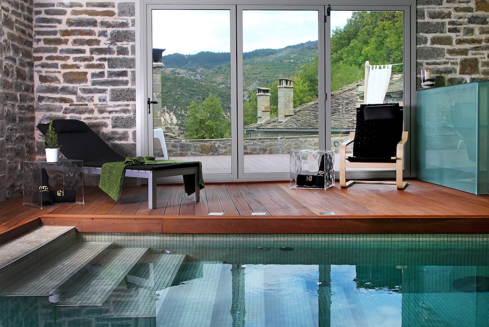 Mikro Papigo 1700 Hotel & Spa — 4-Star Luxury Hotel in Konitsa, Greece