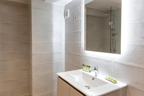 Urban Athens One Bedroom — 4-Star Luxury Hotel in Athens, Greece