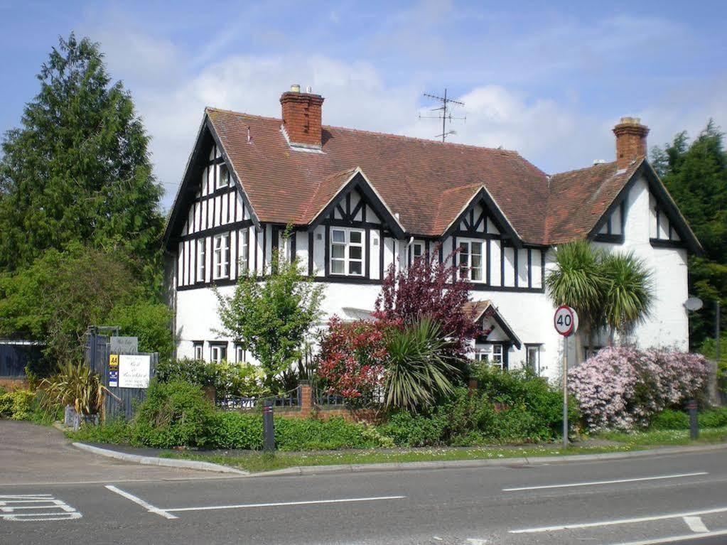 White Lodge — 4-Star Luxury Hotel in Cheltenham, United Kingdom