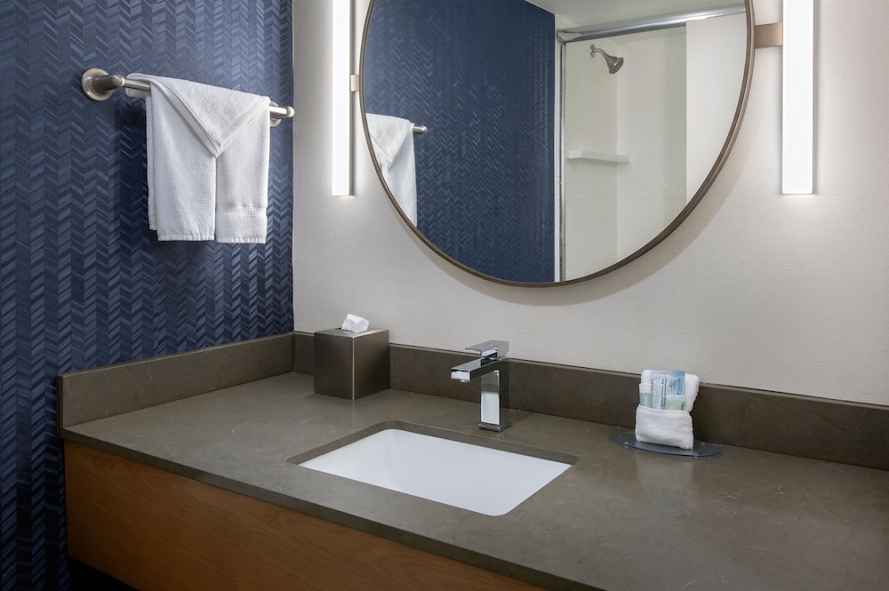 Fairfield Inn by Marriott Rochester Airport - photo 6