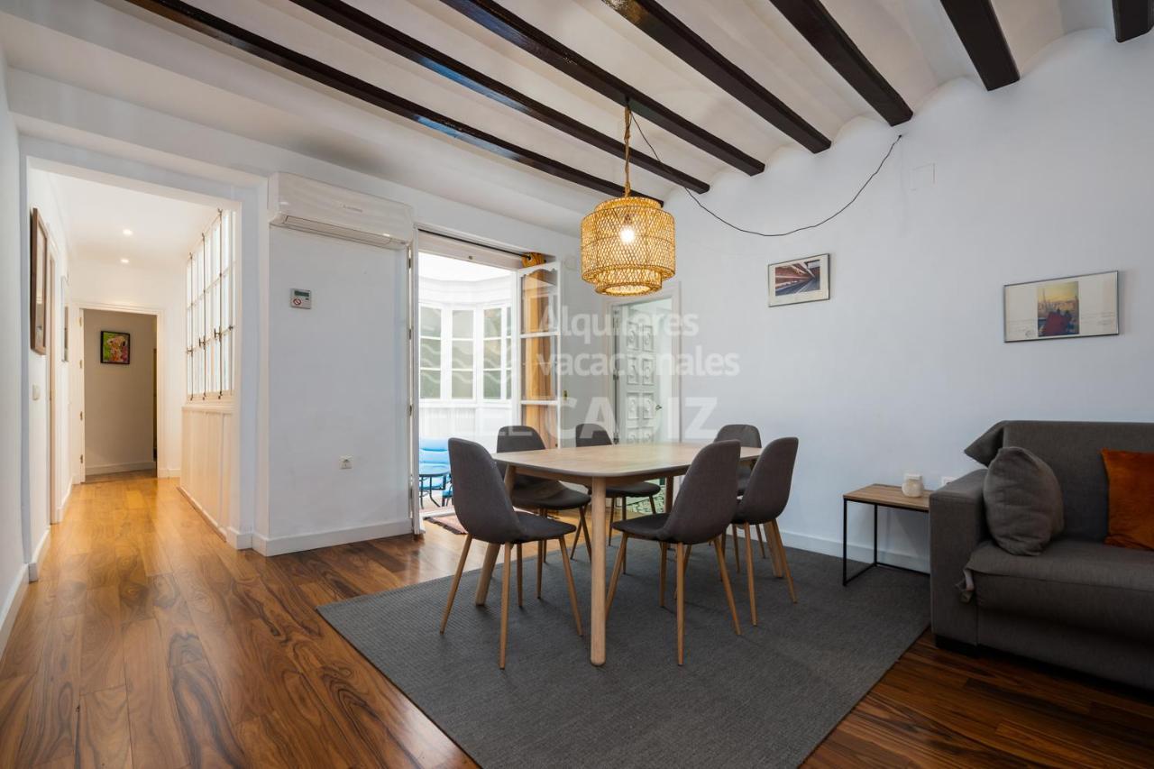 Apartamento San Agustin Feel Cadiz — 4-Star Luxury Hotel in Cadiz, Spain