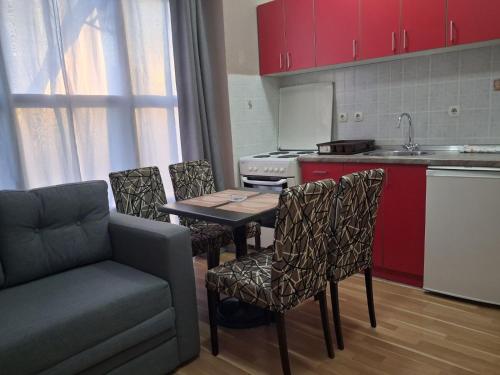 Apartmani Jaz 24 — 4-Star Luxury Hotel in Budva, Montenegro