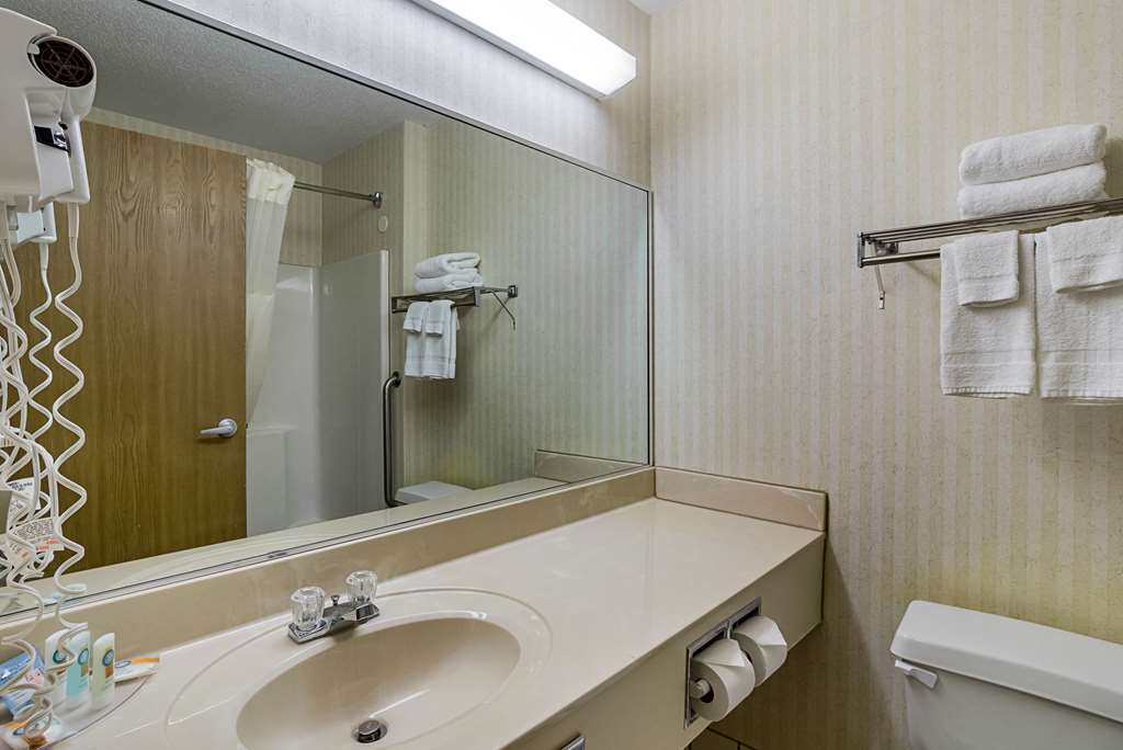 Econo Lodge Luverne I 90 - photo 15