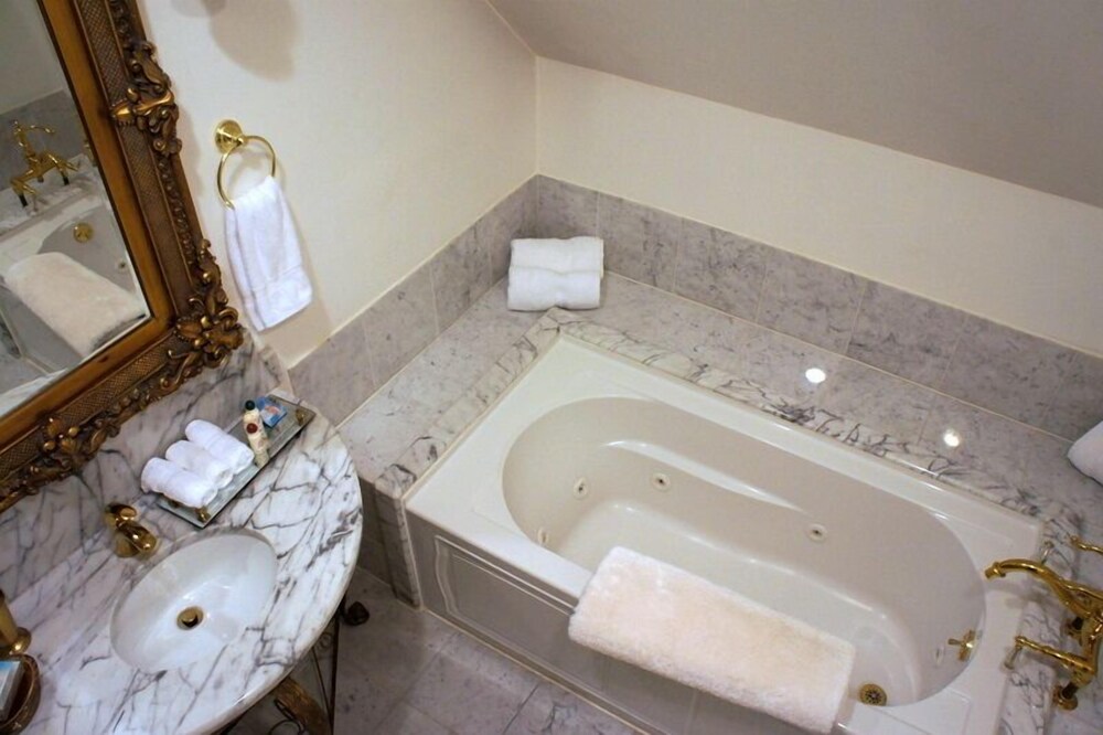 The Columbia Inn at Peralynna Manor - photo 41