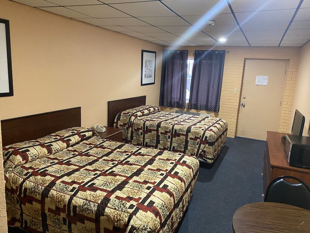 Deer Park Motor Inn - photo 13