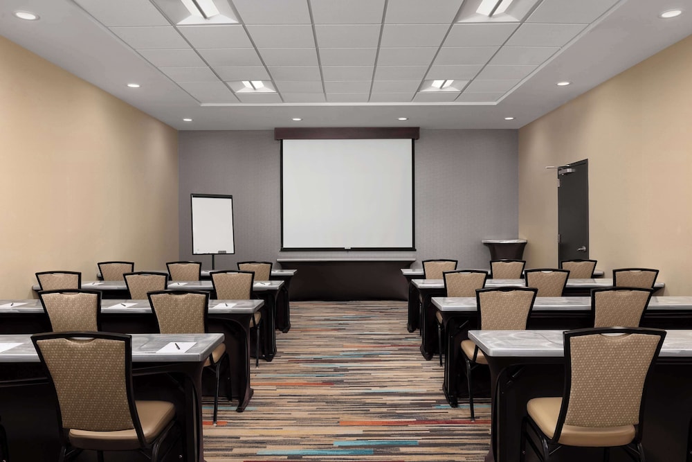 Embassy Suites by Hilton Knoxville West - photo 35