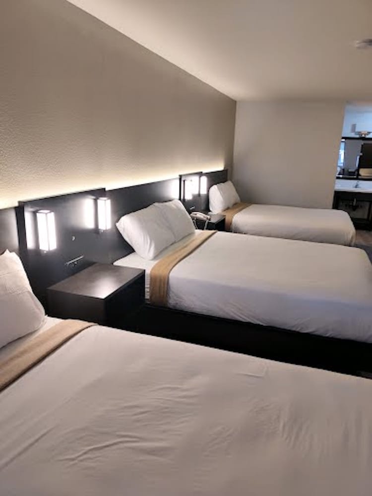 Pinetop Studio Suites - photo 6