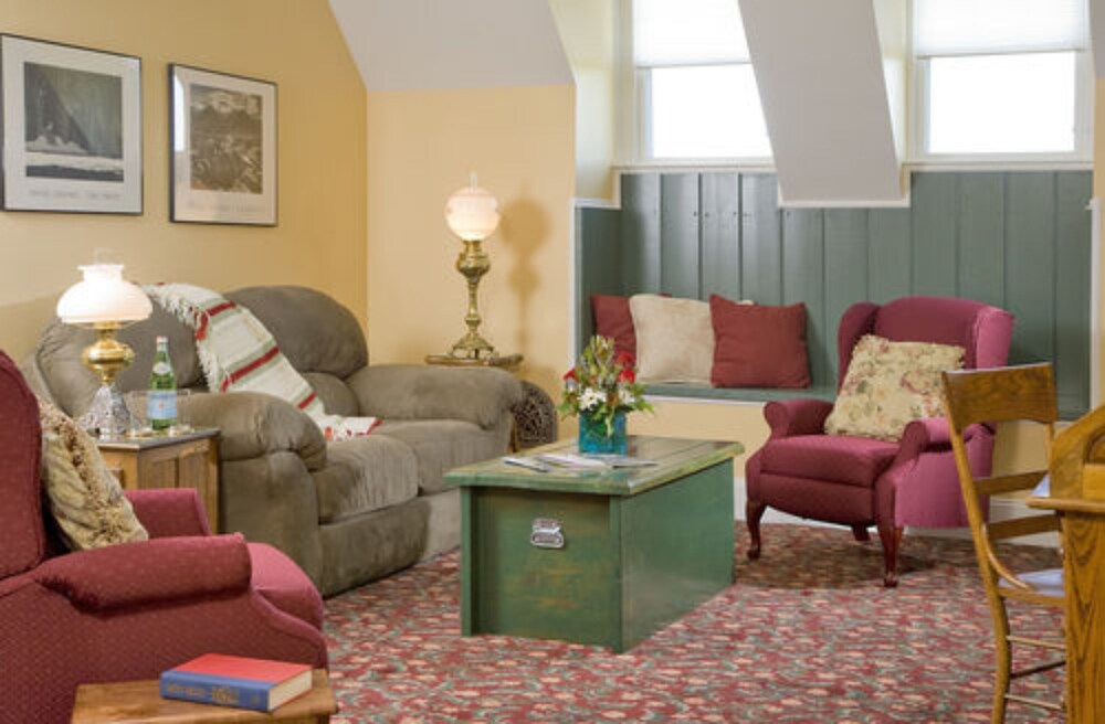 The Carriage House Inn Bed & Breakfast - photo 20