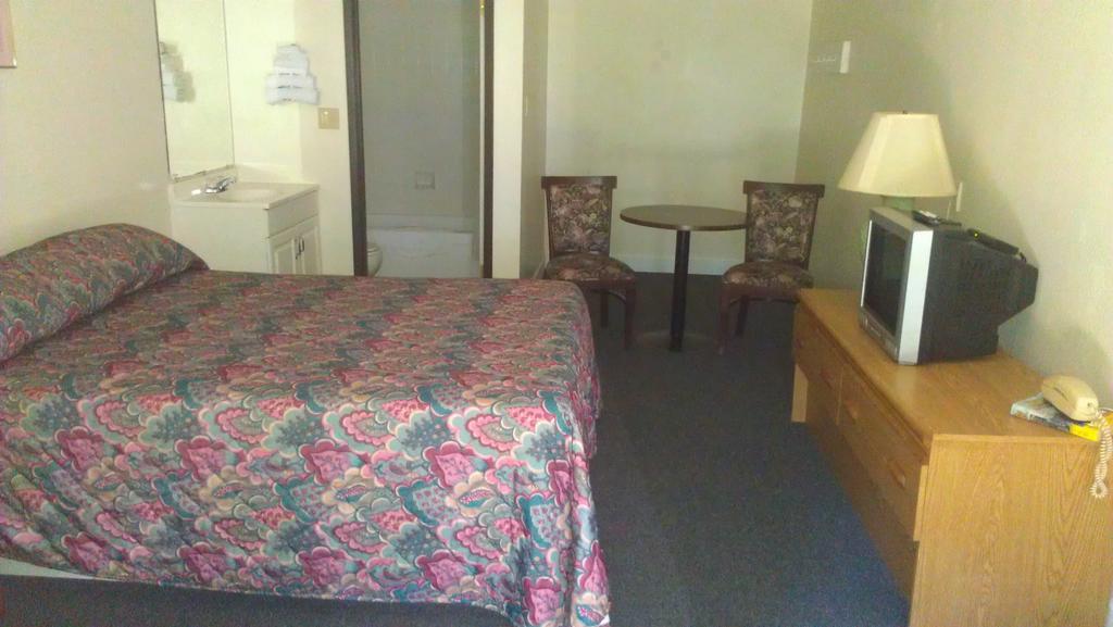 Bremerton Inn - photo 9