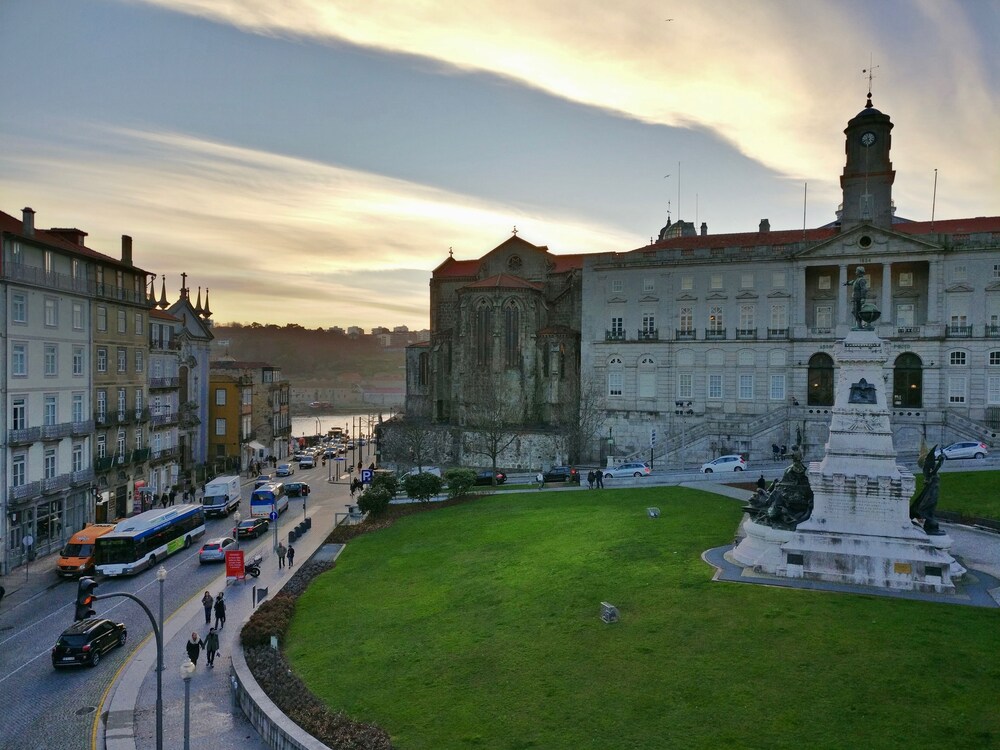 D&S Ribeira Premium Apartments — 4-Star Luxury Hotel in Porto, Portugal