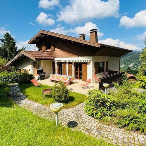 Le Venerable 4 Etoiles Vue Imprenable Au Coeur Des Vosges - carbon neutral hotel in Unknown City