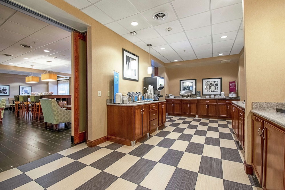 Hampton Inn Pine Grove - photo 60