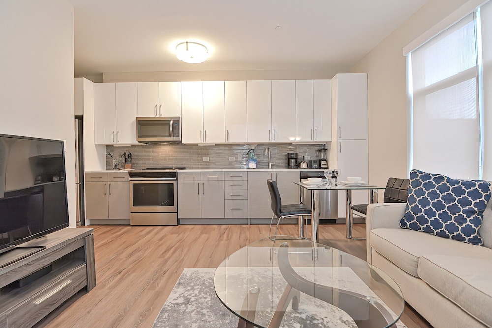 Global Luxury Suites East Boston - photo 20