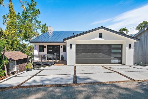 Sea La Vie Monthly Spring Special Mar thru May in Cambria, United States