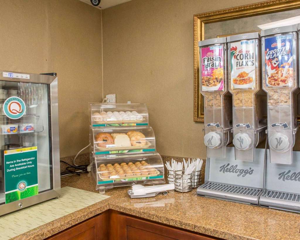 Quality Inn Merchants Drive - photo 23