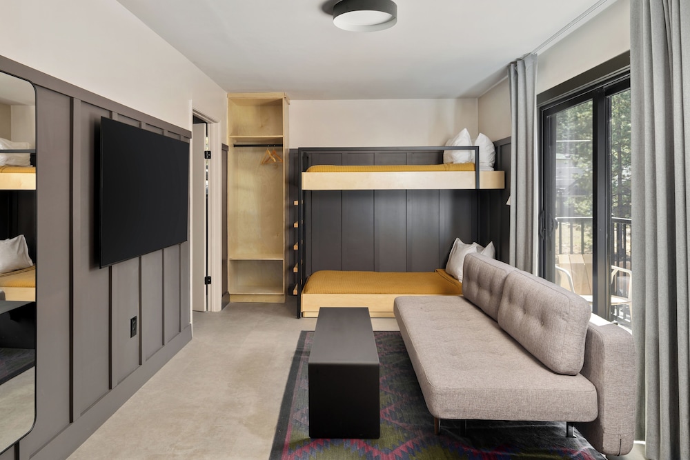 The Coachman Hotel - photo 53