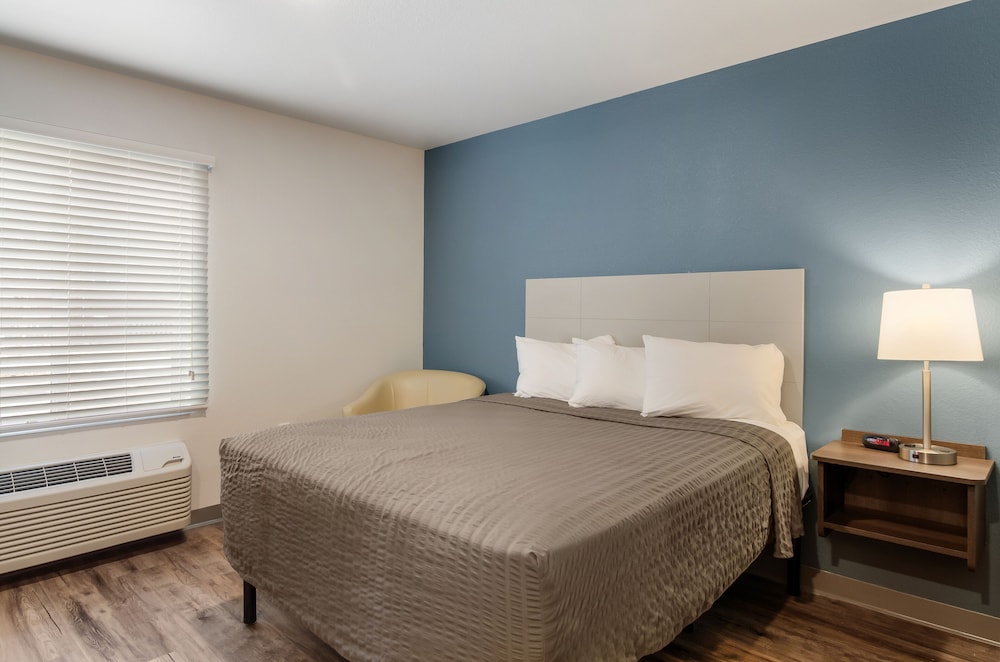 WoodSpring Suites Thornton North Denver - photo 13