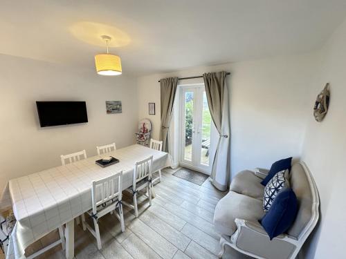 Anchor Cottage Part of the The Bay Filey Holiday Village with pool gym and direct beach access pub restaurant tennis and meadows walks