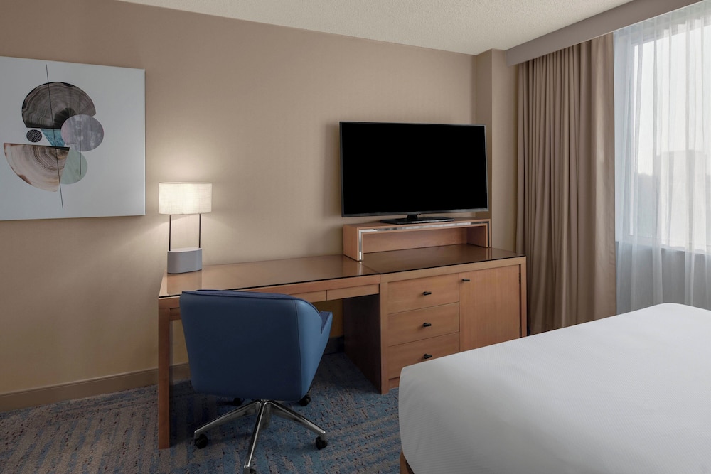 Delta Hotels by Marriott Santa Clara - photo 16