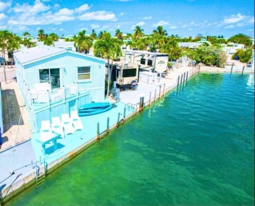 NAUTILUS...ocean front cottage retreat — 4-Star Luxury Hotel in Cudjoe Key, United States