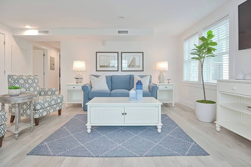Harbourtown Suites - photo 72