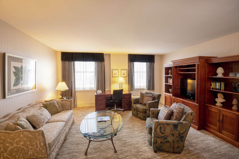 Hilton Cincinnati Netherland Plaza - photo 32