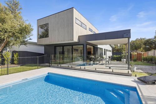 Coastmere At Rye Luxury Poolside Retreat — Rye