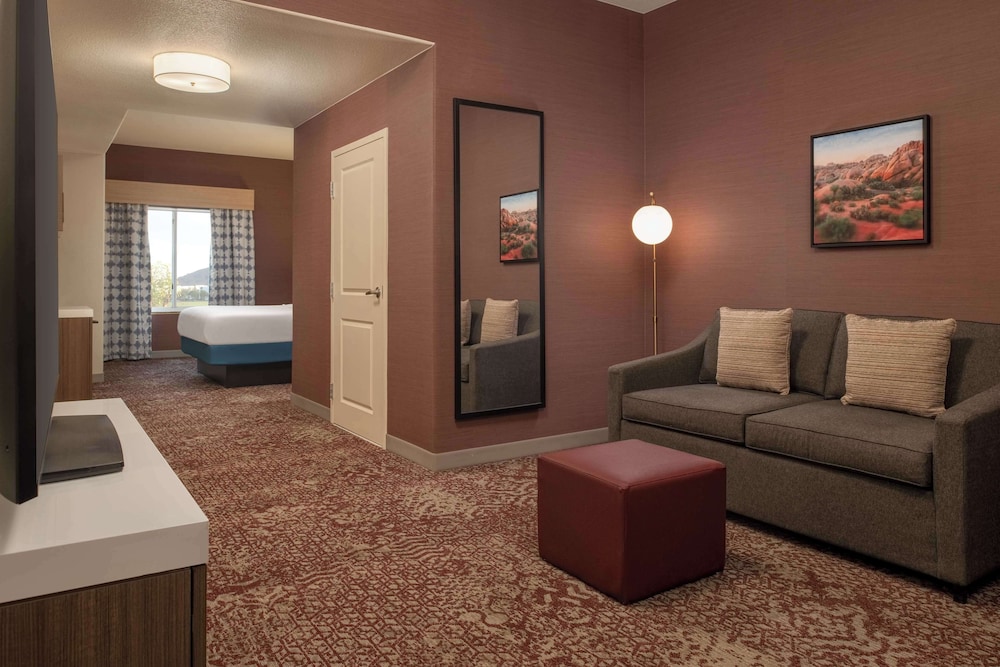 Hilton Garden Inn Fontana - photo 20