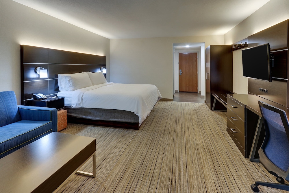 Holiday Inn Express & Suites Troy by IHG - photo 21