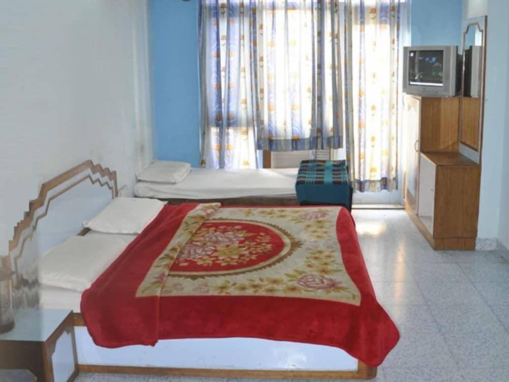 Hotel Aashirwad — hotel in Riasi