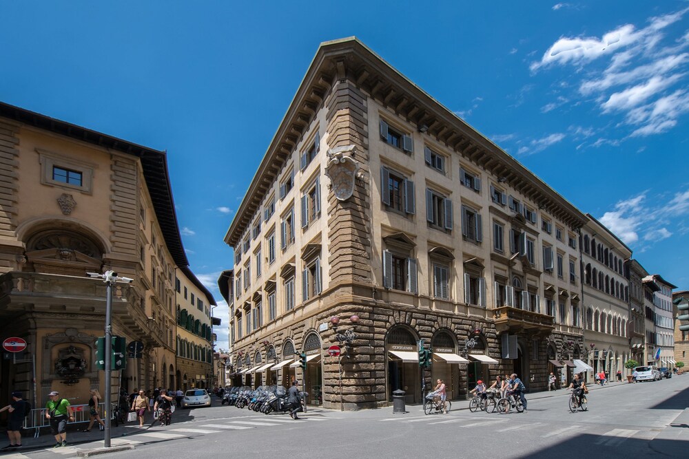 Tornabuoni Palace — Florence — photo 3