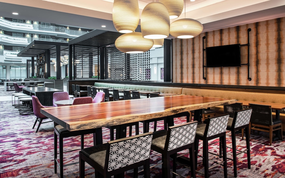 Embassy Suites by Hilton Walnut Creek - photo 36