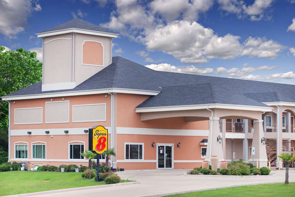 Super 8 by Wyndham Carthage TX - photo 24