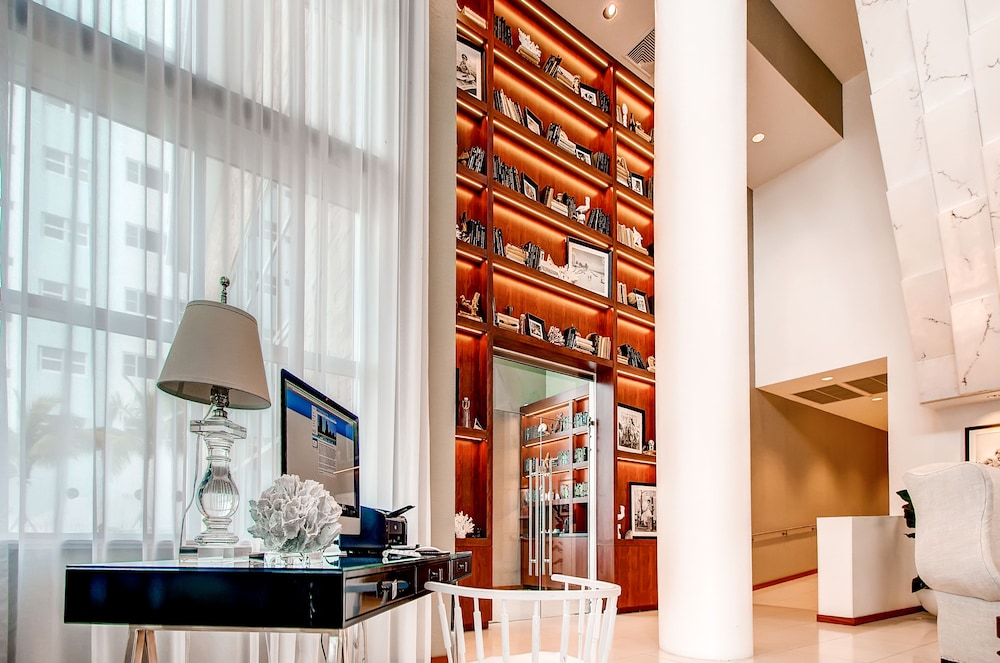 Churchill Suites Monte Carlo Miami Beach - photo 2