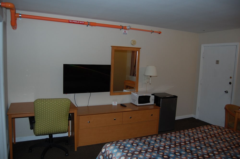 Colony Motel — Brookfield — photo 5