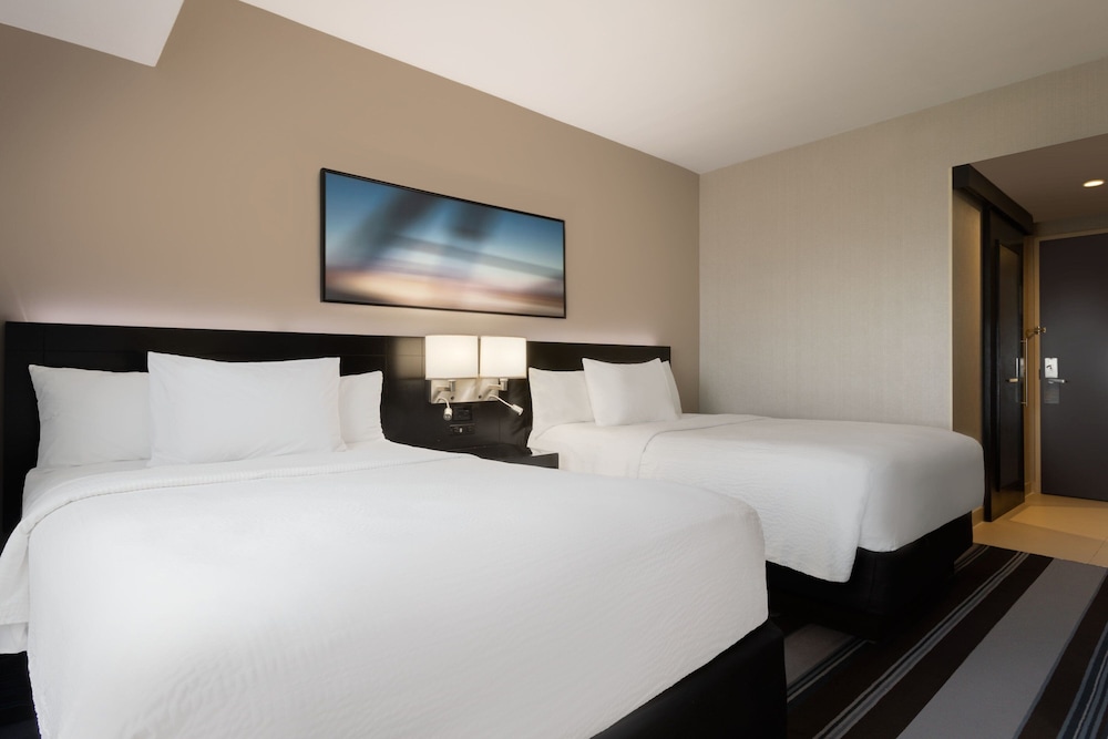 Courtyard by Marriott New York JFK Airport - photo 3